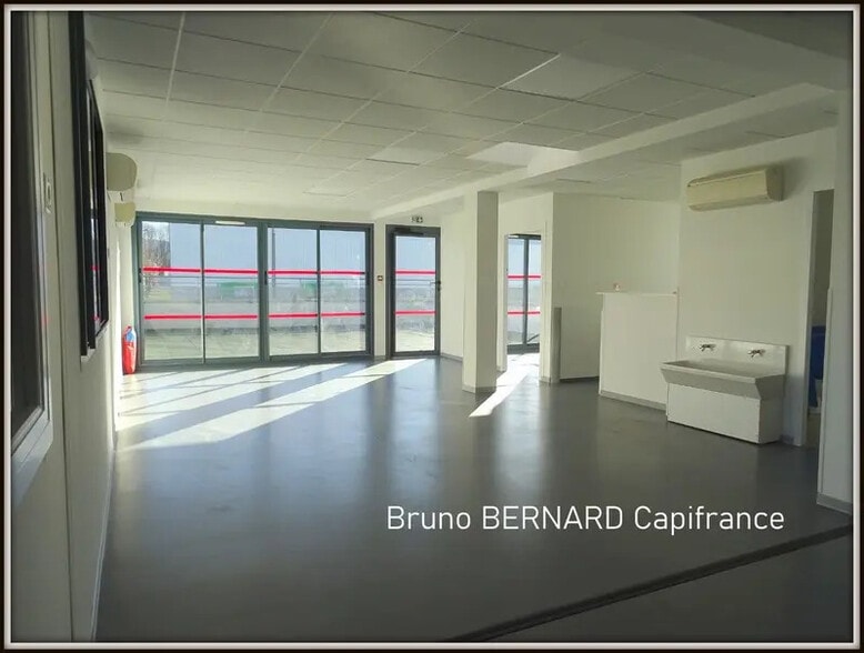 Bureau dans Lannemezan à louer - Photo de l’immeuble – Image 3 sur 8