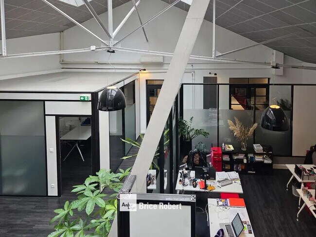 Plus de détails pour Bureau à vendre