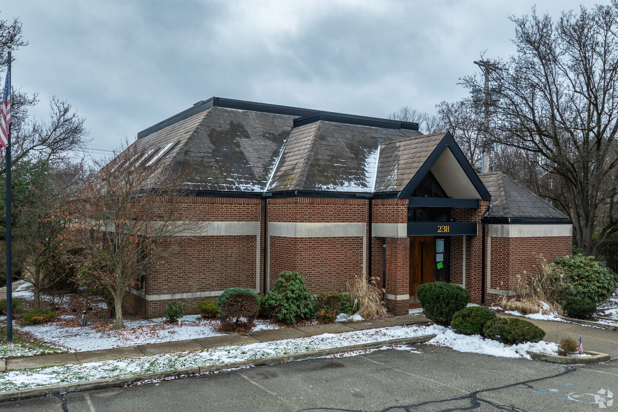 2311 Bethel Church Rd, Bethel Park, PA à louer Photo principale– Image 1 sur 5