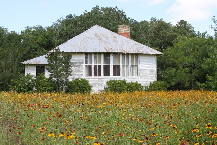 2022 Jeddo Rd, Rosanky, TX à vendre - Photo principale – Image 1 sur 1
