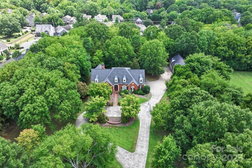 7000 Old Providence Rd, Charlotte, NC à vendre - Photo de l’immeuble – Image 3 sur 5