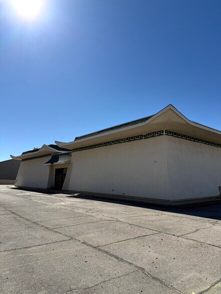 9101 Gateway Blvd W, El Paso, TX à louer - Photo de l’immeuble – Image 3 sur 6