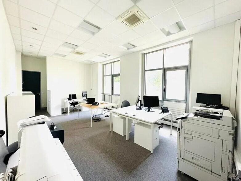 17 Rue Louis Rouquier, Levallois-Perret à louer - Photo de l’immeuble – Image 2 sur 5