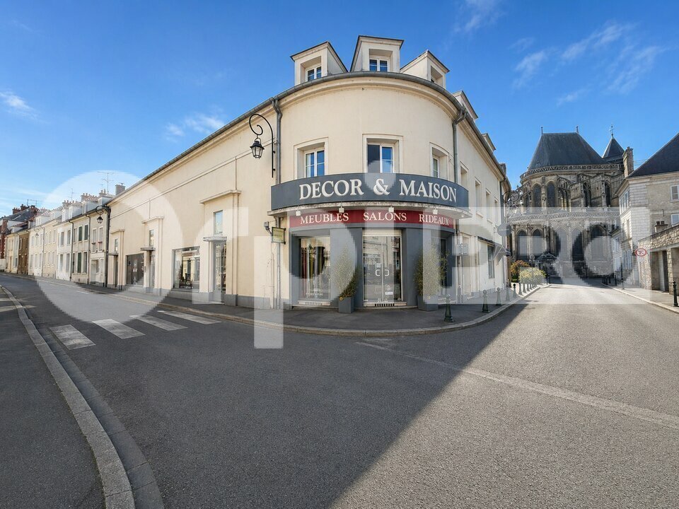 Local commercial dans Compiègne à vendre Photo de l’immeuble– Image 1 sur 6