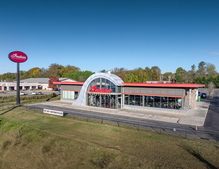 120 Indian Walk, Lowell, NC à vendre - Photo de l’immeuble – Image 1 sur 5