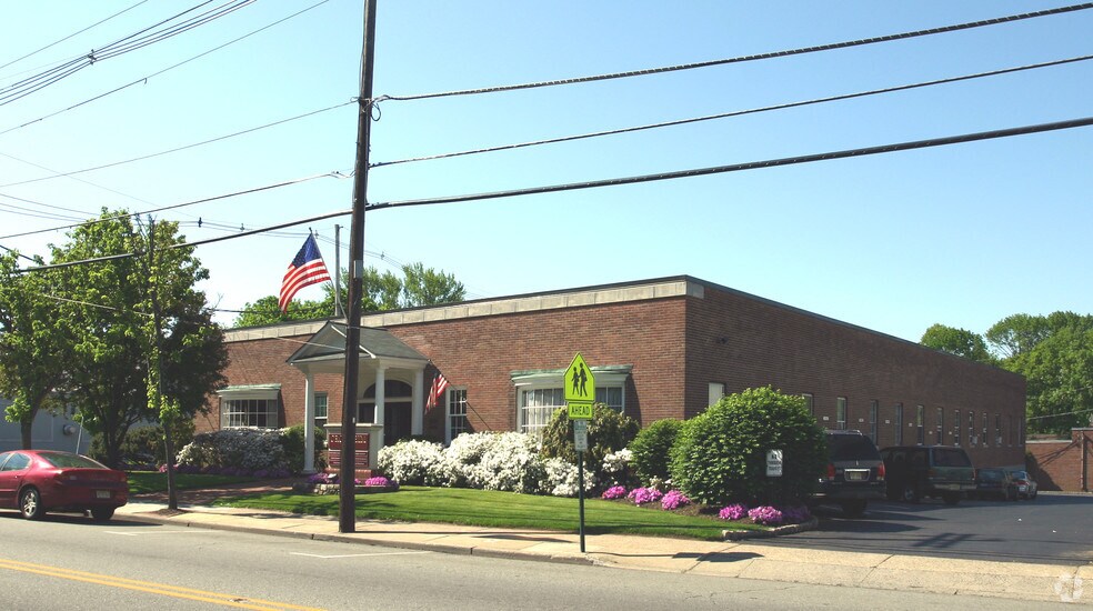 205 Main St, Chatham, NJ à louer - Photo de l’immeuble – Image 2 sur 8