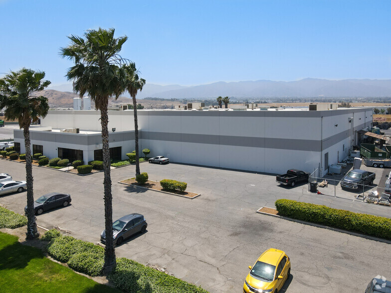 720 S Temescal St, Corona, CA à louer - Photo de l’immeuble – Image 3 sur 4