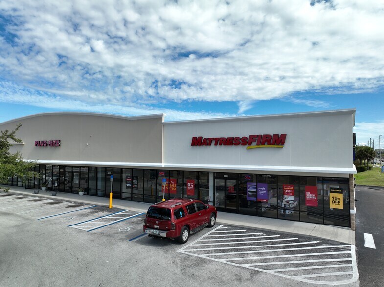 8619-8637 Us Hwy 19 N, Port Richey, FL à louer - Photo de l’immeuble – Image 2 sur 6