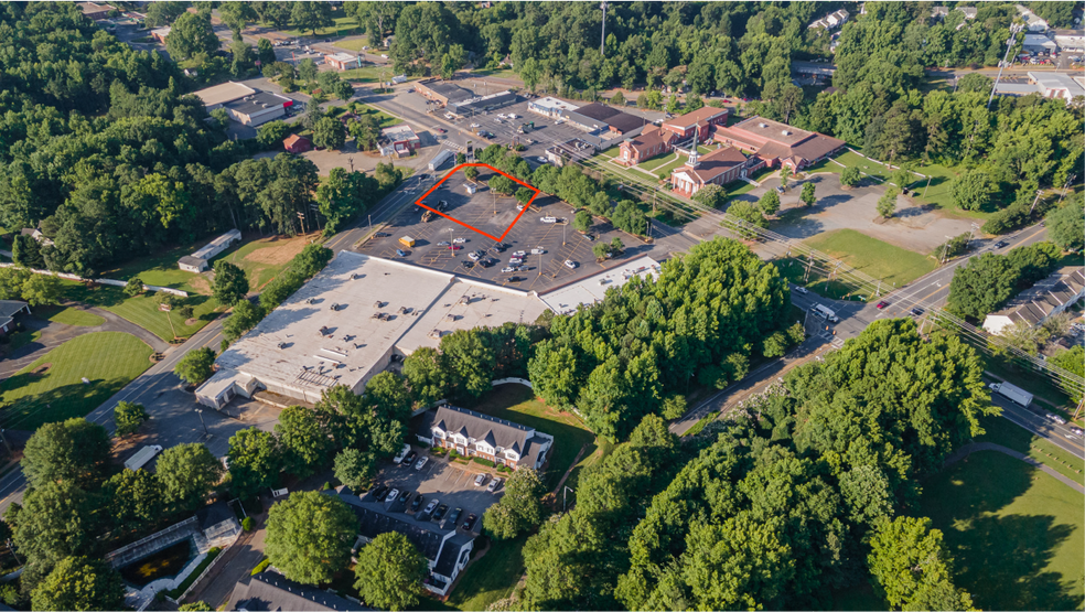 2800 W Sugar Creek Rd, Charlotte, NC à vendre - Photo de l’immeuble – Image 2 sur 4