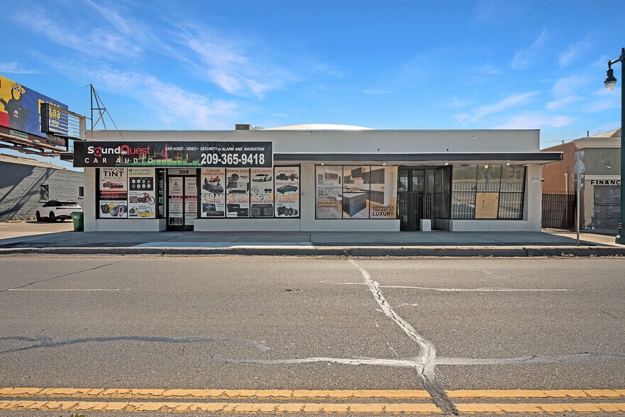 200 N Cherokee Ln, Lodi, CA à vendre - Photo de l’immeuble – Image 2 sur 26