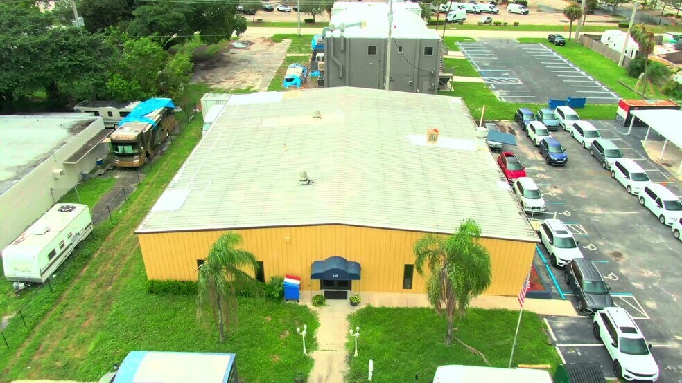 350 SW 25th St, Fort Lauderdale, FL à louer - Vidéo sur l’annonce professionnelle – Image 2 sur 82