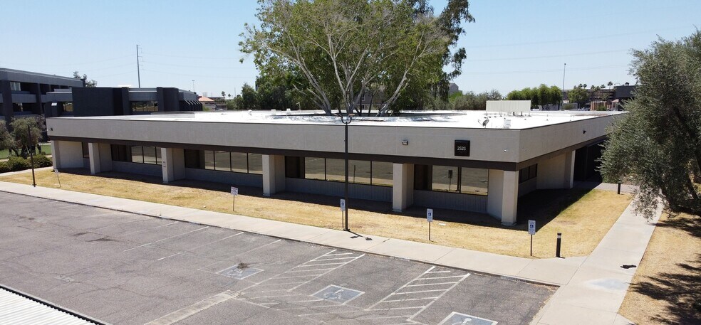 2525 W Beryl Ave, Phoenix, AZ à louer - Photo de l’immeuble – Image 2 sur 45