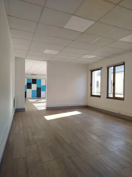 Rue De Paradis, Paris à louer Photo de l’immeuble– Image 1 sur 5