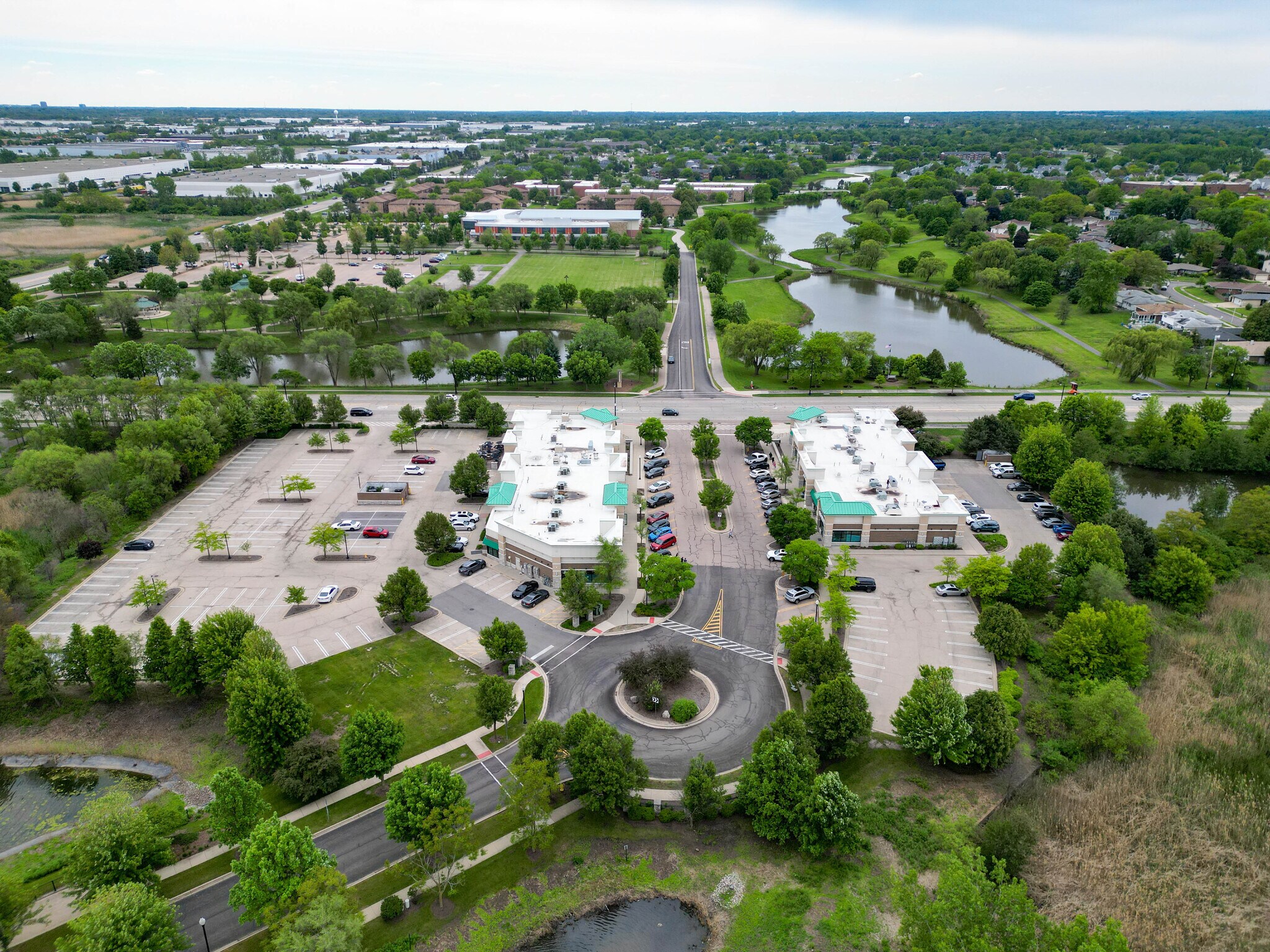 1021-1057 Fountain View Dr, Carol Stream, IL à louer Photo de l’immeuble– Image 1 sur 5