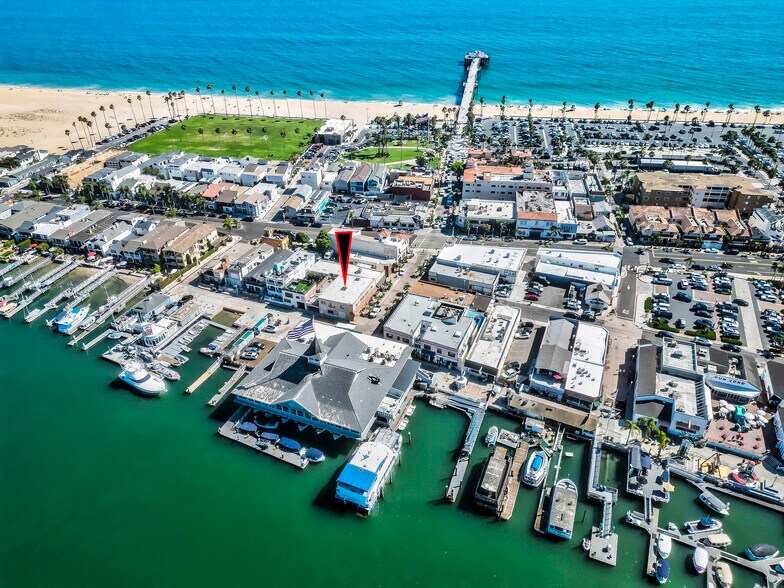 304 Main St, Newport Beach, CA à louer - Photo de l’immeuble – Image 3 sur 12