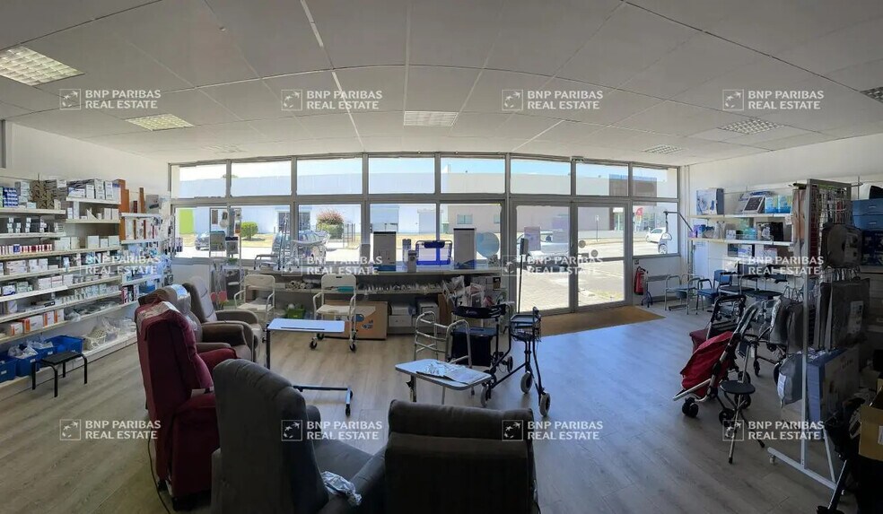 Local d’activités dans Pessac à louer - Photo de l’immeuble – Image 1 sur 9
