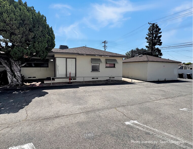 166 E Foothill Blvd, Arcadia, CA à vendre - Photo de l’immeuble – Image 3 sur 5