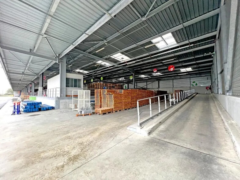 Industriel/Logistique dans Baziège à louer - Photo de l’immeuble – Image 2 sur 8
