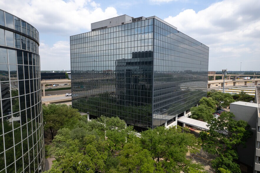 8390 Lyndon B Johnson Fwy, Dallas, TX à louer - Photo de l’immeuble – Image 3 sur 17