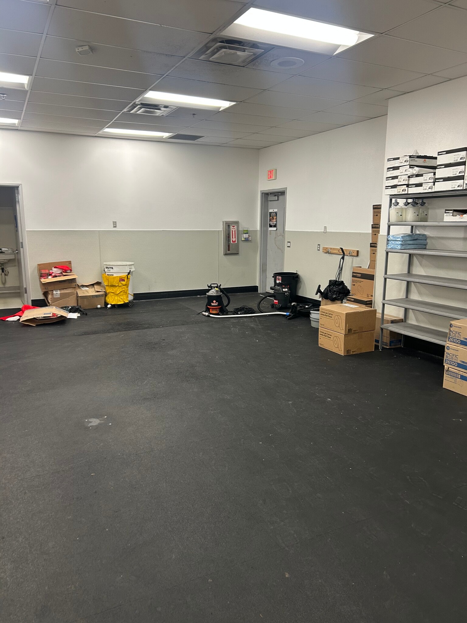 3633 Avocado Blvd, La Mesa, CA à louer Photo intérieure– Image 1 sur 2