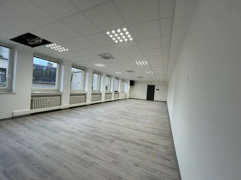 Bureau dans Metz à louer - Photo de l’immeuble – Image 1 sur 9