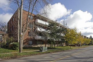 Plus de détails pour 75 42nd St, Toronto, ON - Logement à vendre