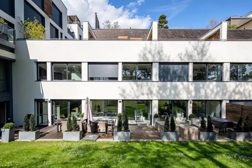 Bureau dans Rueil-Malmaison à vendre - Photo de l’immeuble – Image 2 sur 8