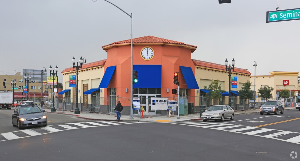 Foothill Blvd, Oakland, CA à louer - Photo principale – Image 1 sur 8