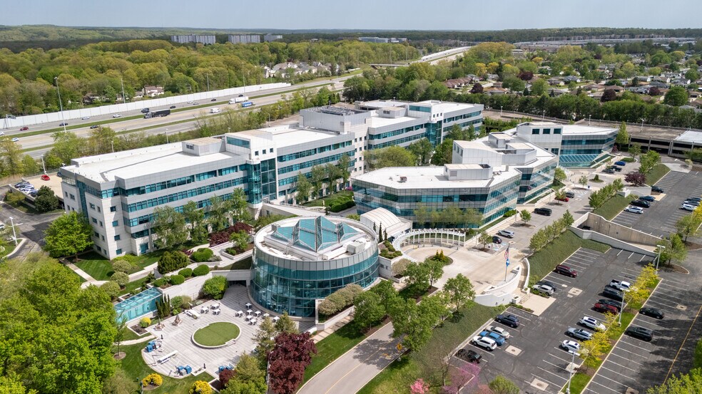 6300 Wilson Mills Rd, Mayfield Village, OH à vendre - Photo de l’immeuble – Image 3 sur 23