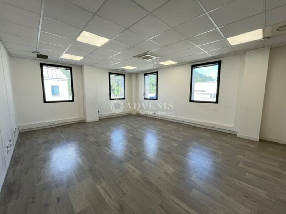 Bureau dans Le Blanc-Mesnil à louer Photo intérieure– Image 1 sur 12