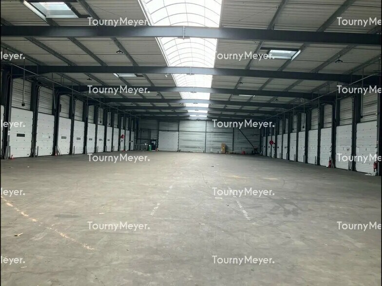 Local d’activités dans Bruges à louer - Photo de l’immeuble – Image 2 sur 7