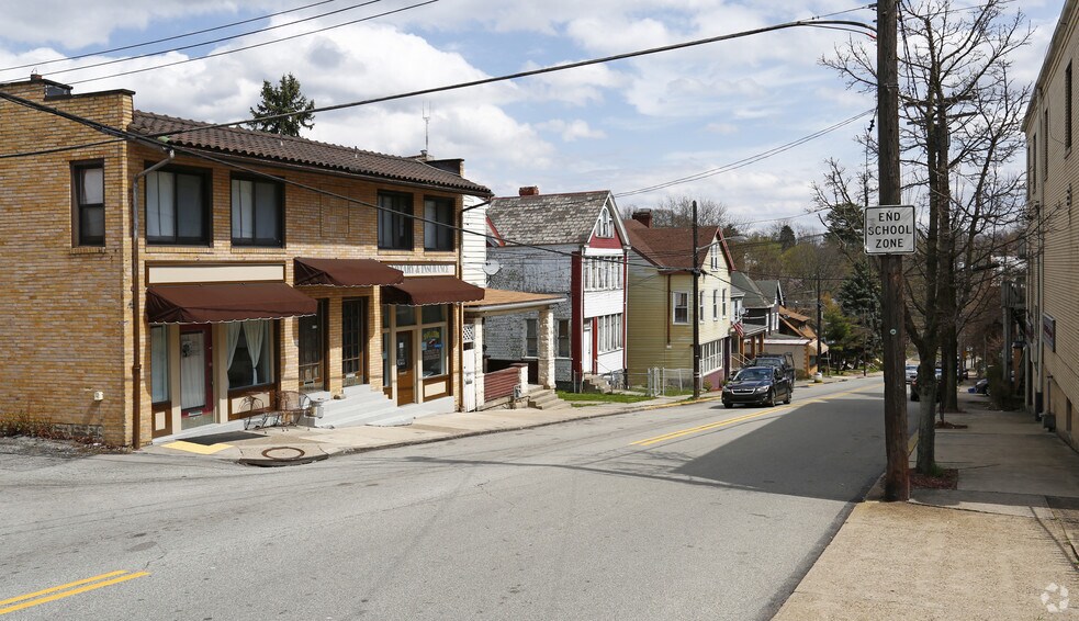 3856 Baytree St, Pittsburgh, PA à louer - Photo de l’immeuble – Image 3 sur 3