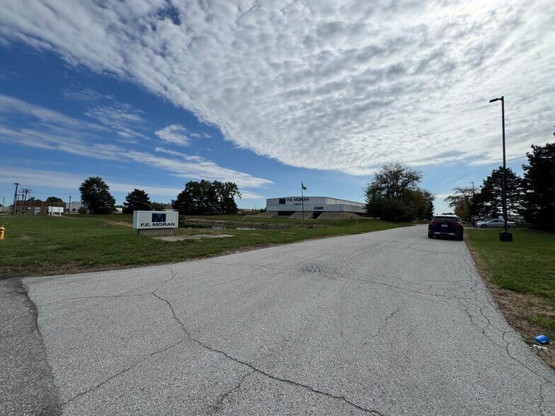 2300 Michigan St, Hammond, IN à louer - Photo de l’immeuble – Image 2 sur 32