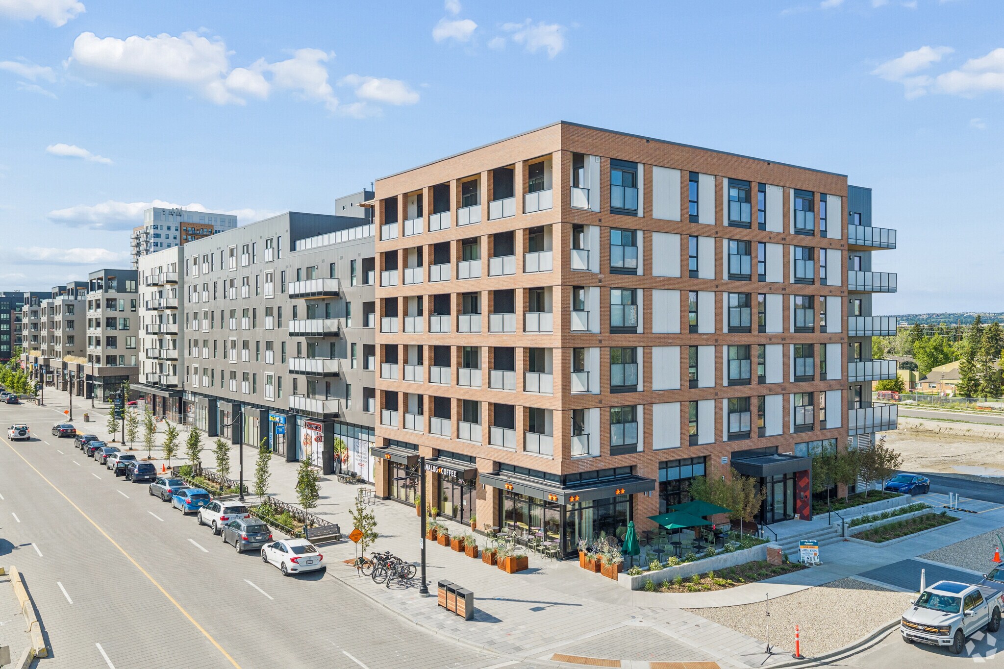 3834 University Av NW, Calgary, AB à louer Photo de l’immeuble– Image 1 sur 5