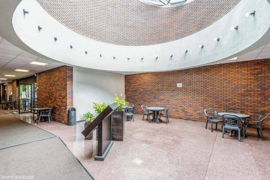 5419 N Sheridan Rd, Chicago, IL à louer - Hall d’entrée – Image 3 sur 3