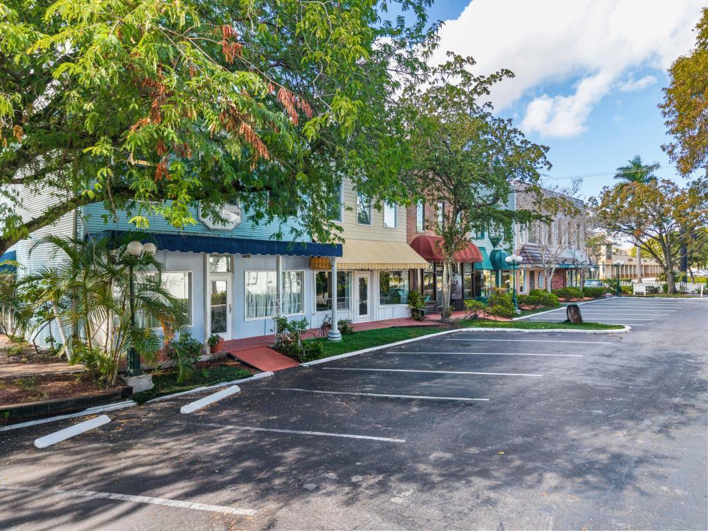 4066 Broward Blvd, Fort Lauderdale, FL à louer Photo principale– Image 1 sur 47