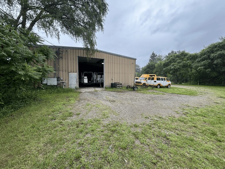 56565 Pine Rd, South Bend, IN à louer - Photo de l’immeuble – Image 2 sur 10