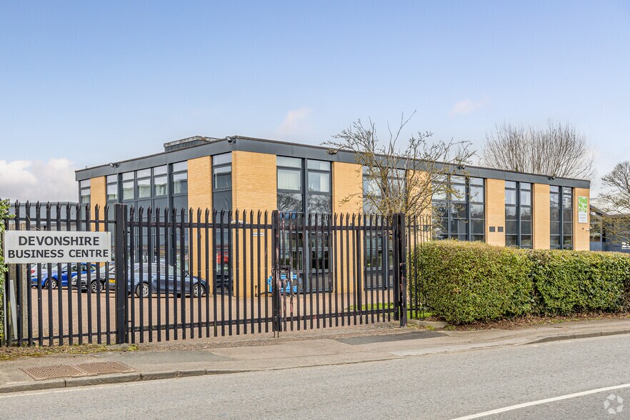 Works Rd, Letchworth Garden City à louer - Photo principale – Image 1 sur 2