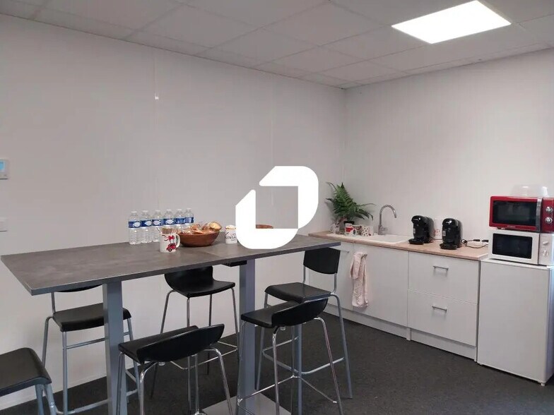 1 Rue Newton, La Chapelle-sur-Erdre à louer - Photo de l’immeuble – Image 3 sur 10