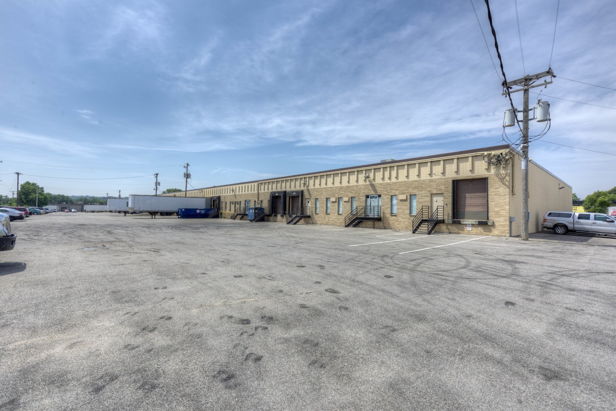 240 Fillmore Ave E, Saint Paul, MN à louer Photo de l’immeuble– Image 1 sur 48