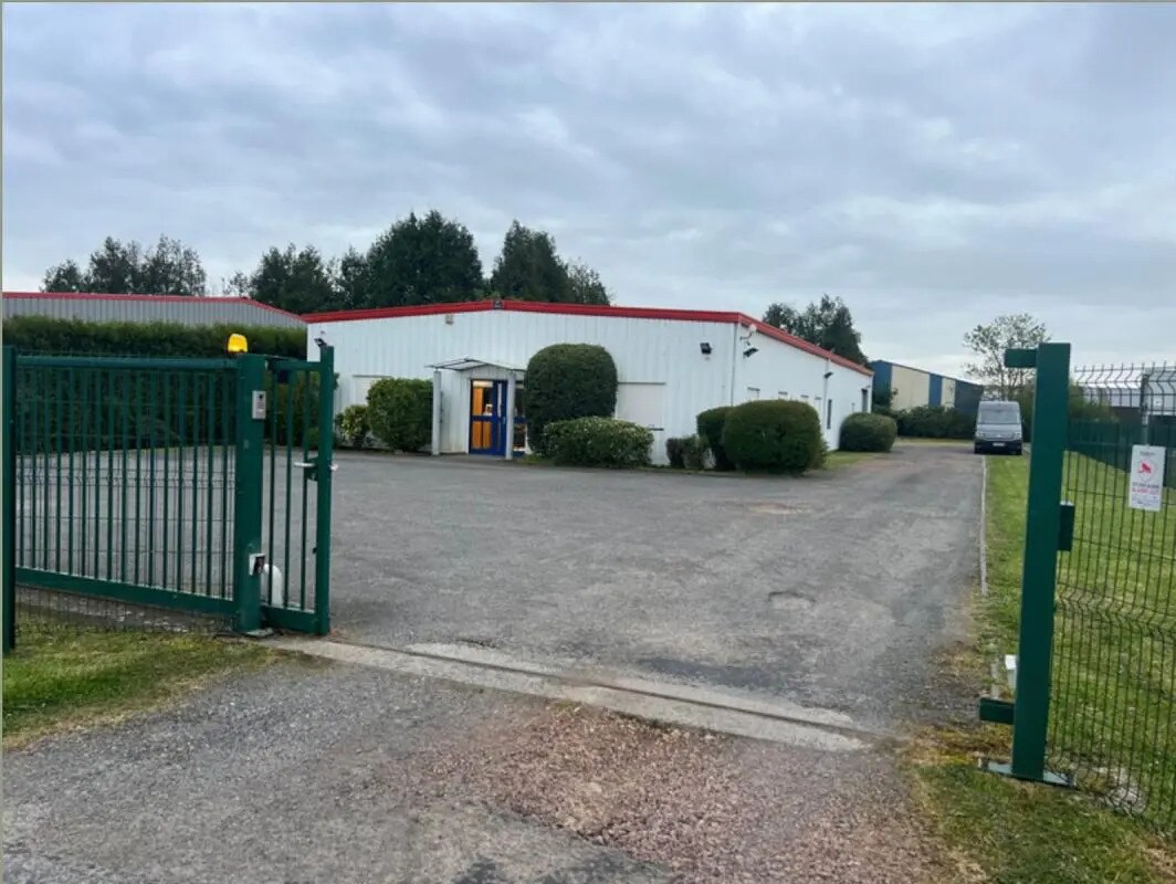 Local d'activités dans Moult-Chicheboville à vendre Photo de l’immeuble– Image 1 sur 6