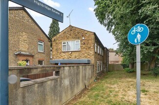 Plus de détails pour 40 New Windsor St, Uxbridge - Bureau à vendre