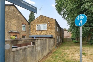 Plus de détails pour 40 New Windsor St, Uxbridge - Bureau à vendre