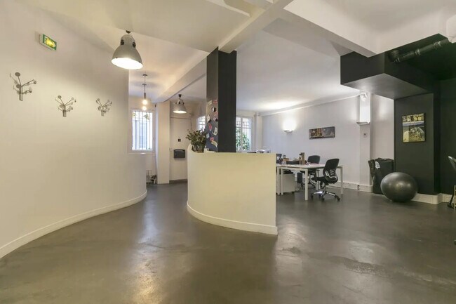 Plus de détails pour 7 Villa De Guelma, Paris - Bureau à vendre