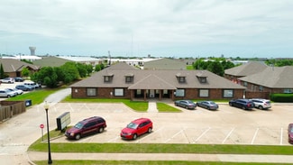 Plus de détails pour 700 W 18th St, Edmond, OK - Bureau à louer