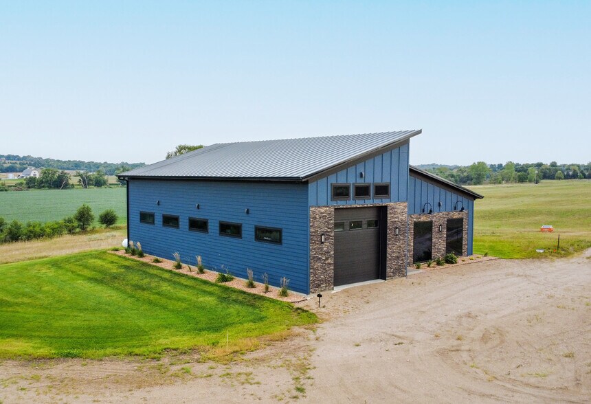 26655 481st Ave, Brandon, SD à vendre - Photo de l’immeuble – Image 2 sur 15