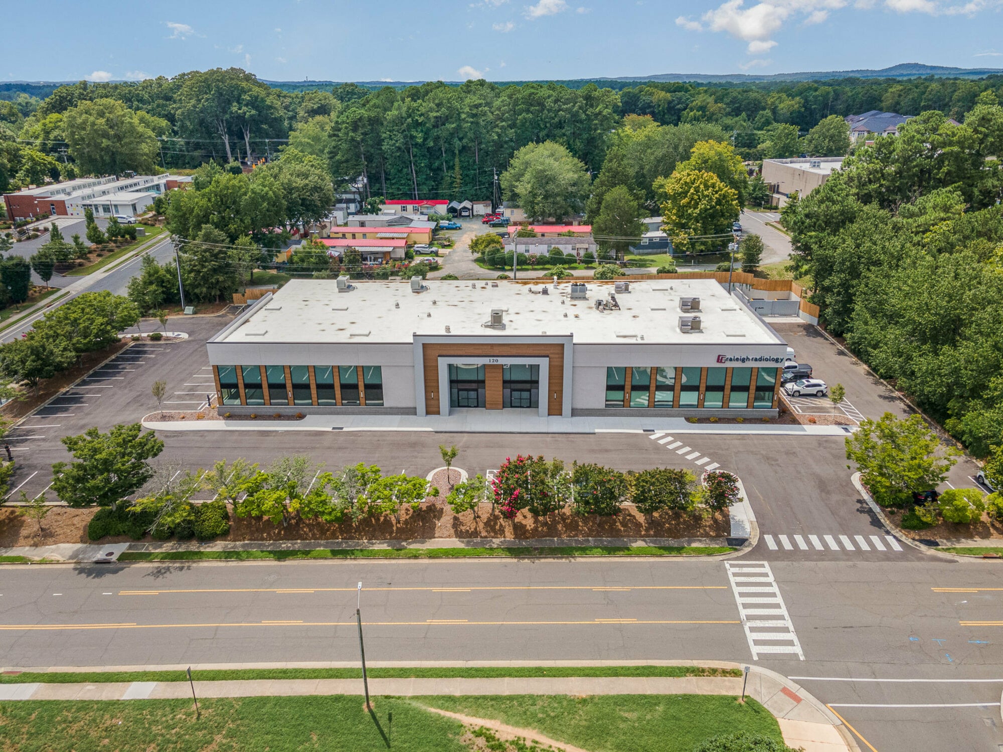 120 Banks Dr, Chapel Hill, NC à louer Photo de l’immeuble– Image 1 sur 6