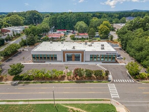 120 Banks Dr, Chapel Hill, NC à louer Photo de l’immeuble– Image 1 sur 6