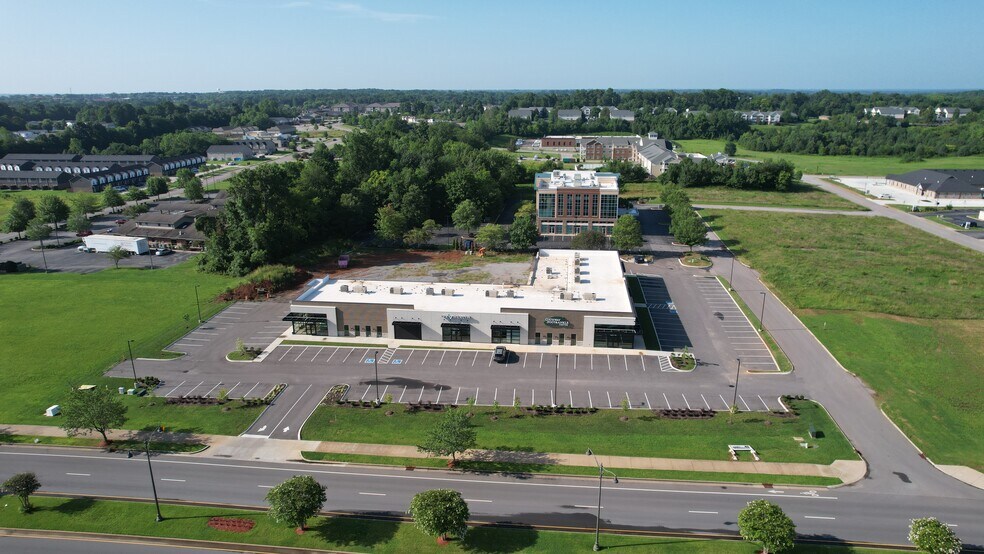 135 Chesapeake Ln, Clarksville, TN à louer - Photo de l’immeuble – Image 3 sur 16
