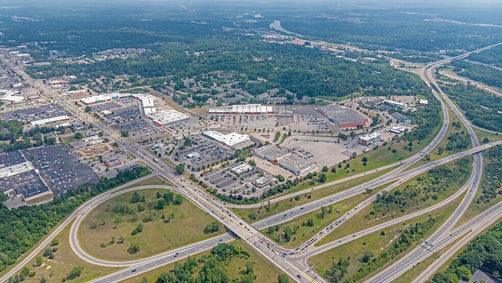 Green Orchard Shopping Center portefeuille de 2 biens à vendre sur LoopNet.fr - Photo de l’immeuble – Image 2 sur 5
